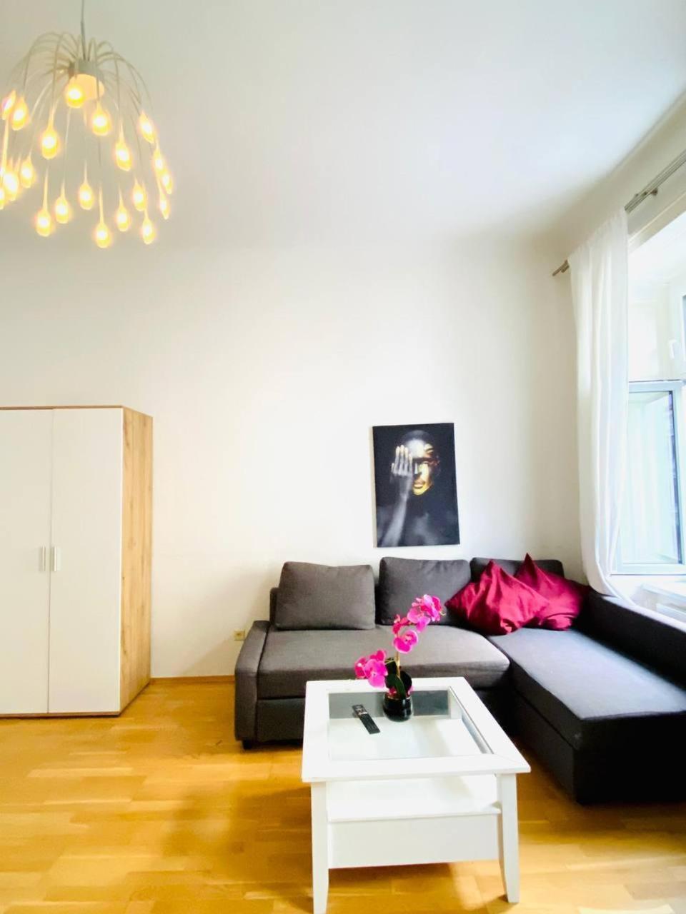 Cozy 2br For 6p, 10min Transport To Stadthalle Apartment Wien